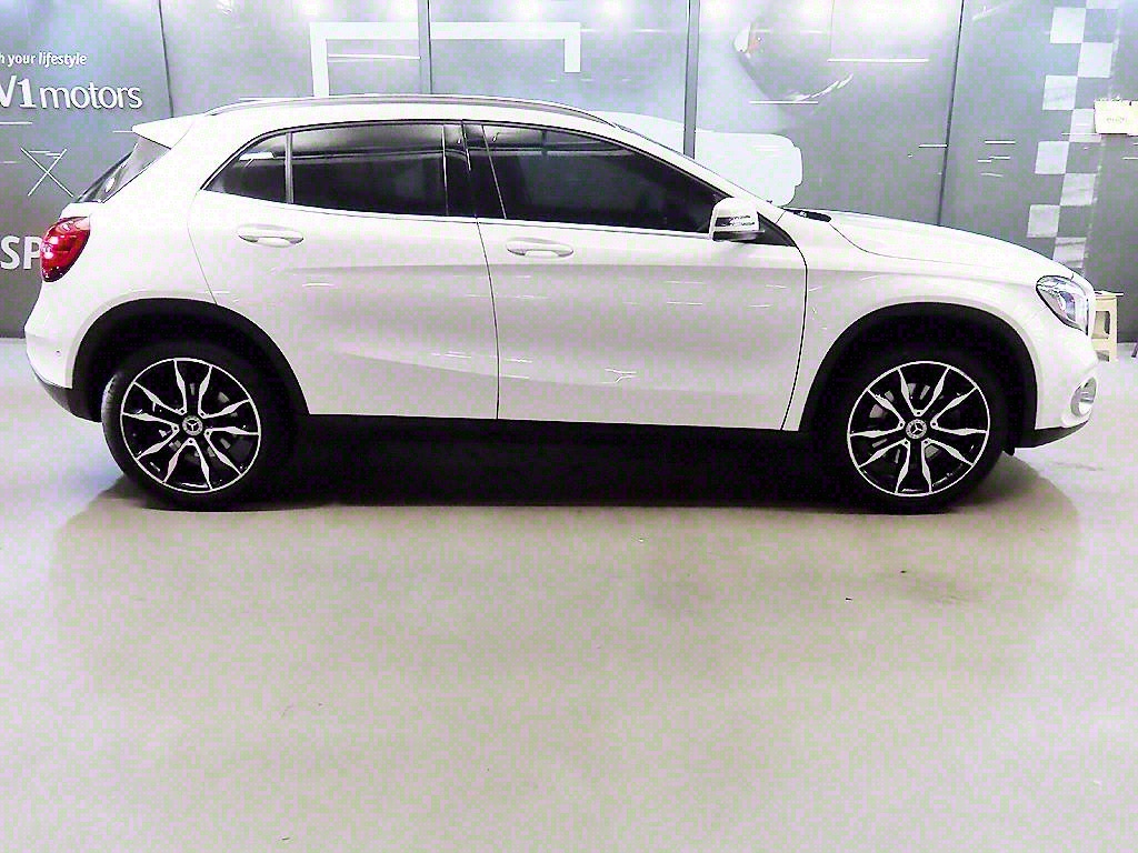 MERCEDES BENZ GLA-CLASS X156 2019