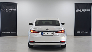 LEXUS ES300H 2024