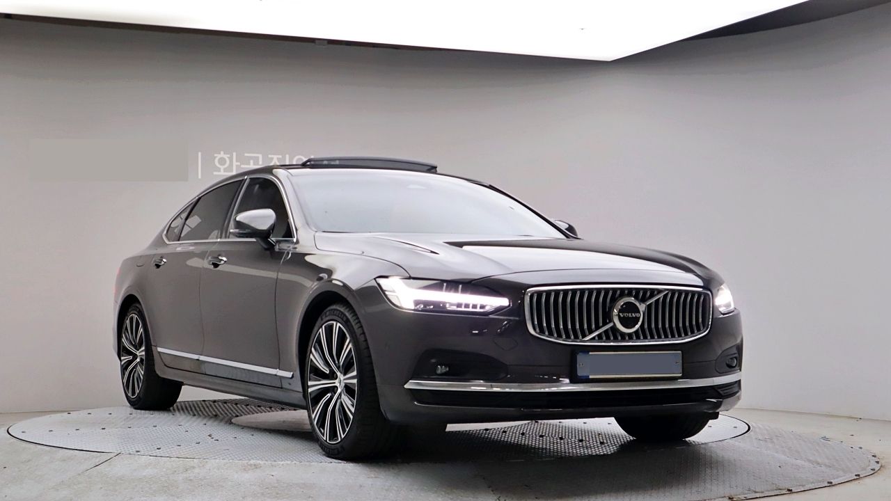 VOLVO S90 2023
