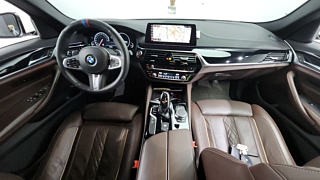 BMW 5-SERIES G30 2019