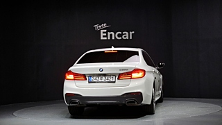 BMW 5-SERIES G30 2018