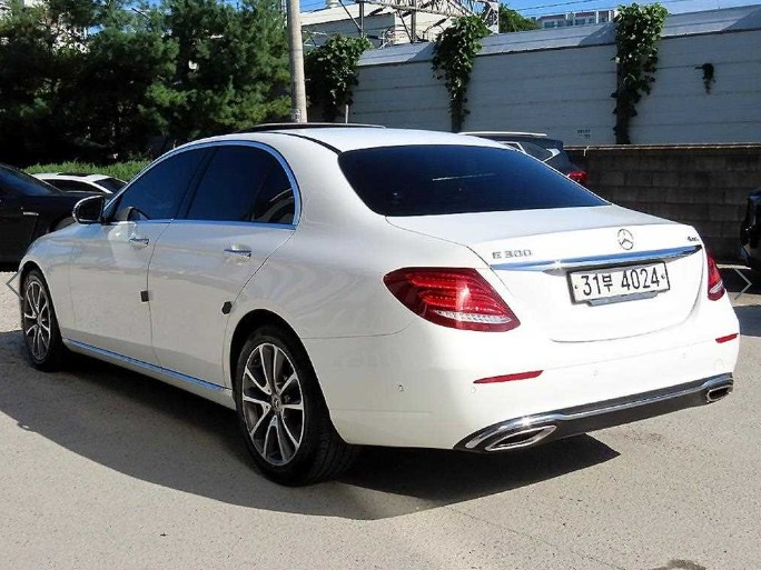 MERCEDES BENZ E-CLASS W213 2019