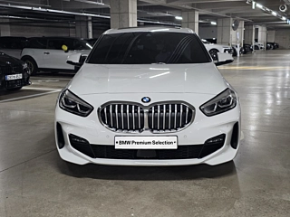 BMW 1-SERIES F40 2022