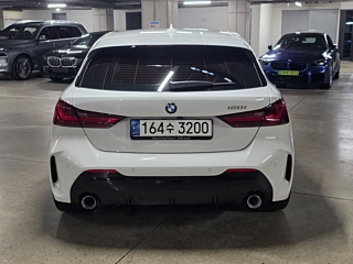 BMW 1-SERIES F40 2022