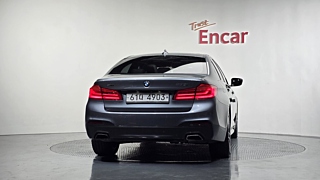 BMW 5-SERIES G30 2017