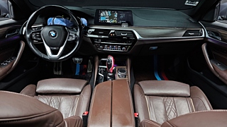 BMW 5-SERIES G30 2018