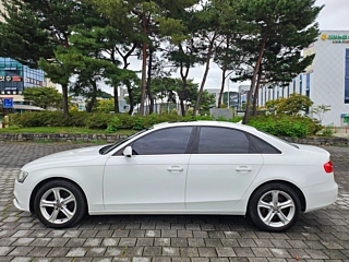 AUDI A4 B9 2015