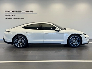 PORSCHE TAYCAN 2023