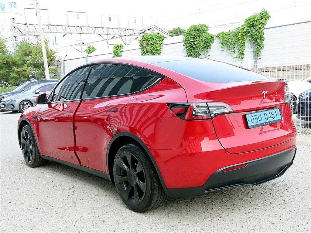 TESLA MODEL Y 2023