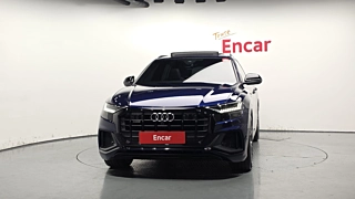 AUDI Q8 4M