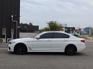 BMW 5-SERIES G30 2018