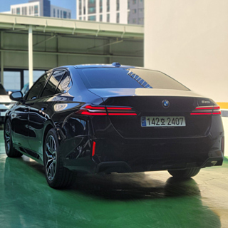 BMW 5-SERIES G60 2023