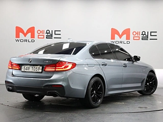 BMW 5-SERIES G30 2018