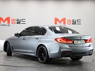 BMW 5-SERIES G30 2018