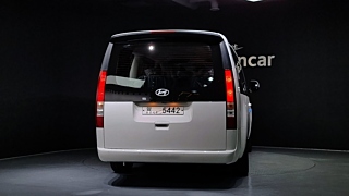 HYUNDAI STARIA 2025