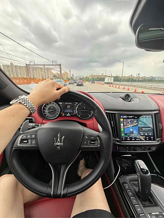 MASERATI LEVANTE 2022