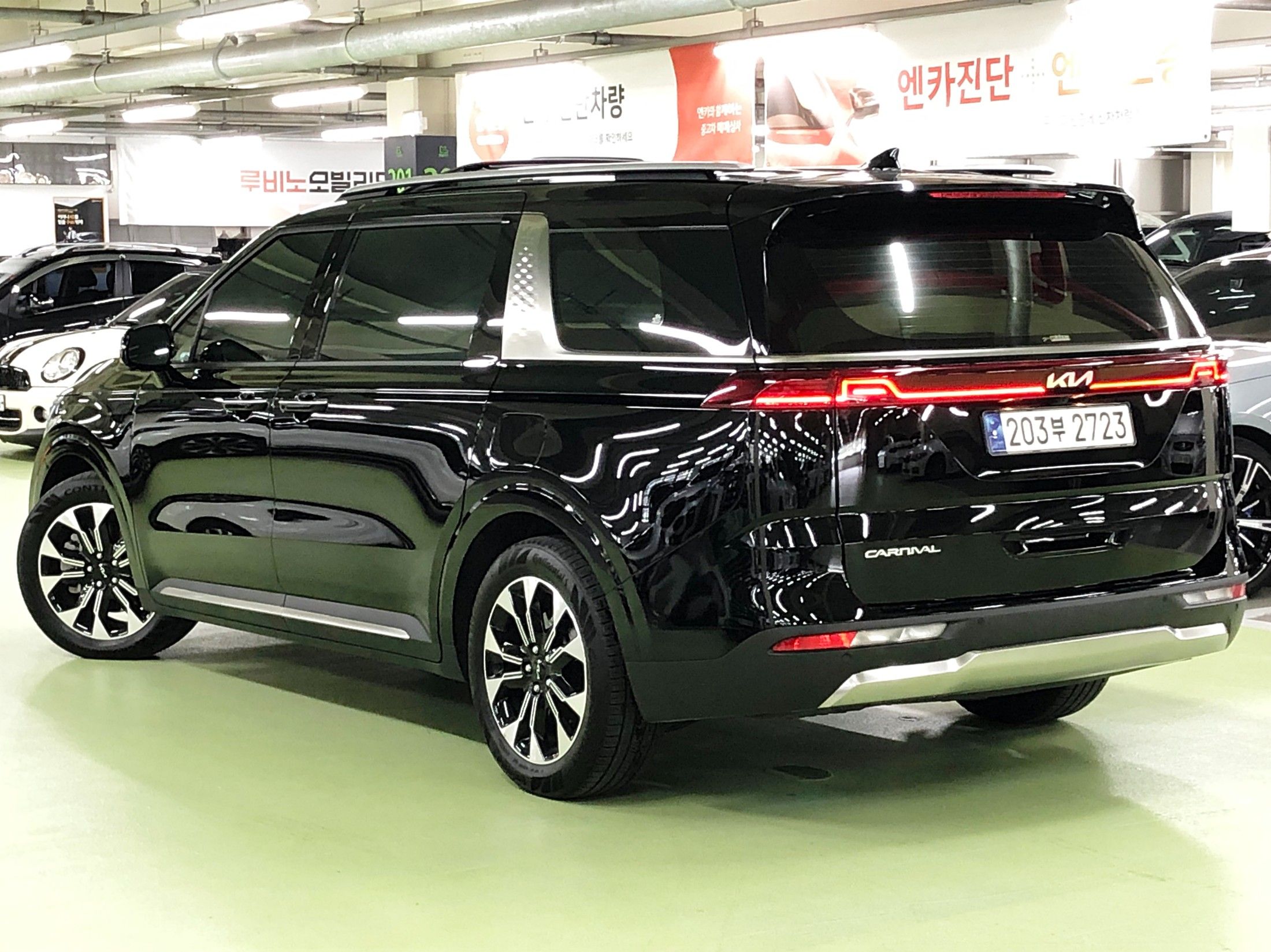 KIA CARNIVAL 2023