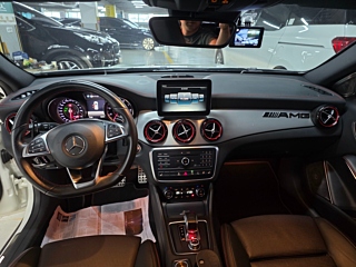MERCEDES BENZ GLA-CLASS X156 2017