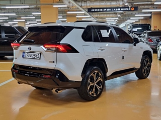 TOYOTA RAV4 2024