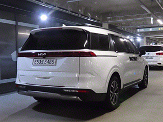KIA CARNIVAL 2023