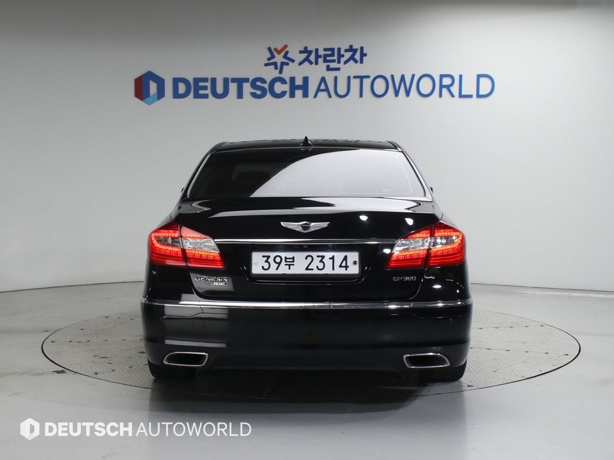 HYUNDAI GENESIS 2013