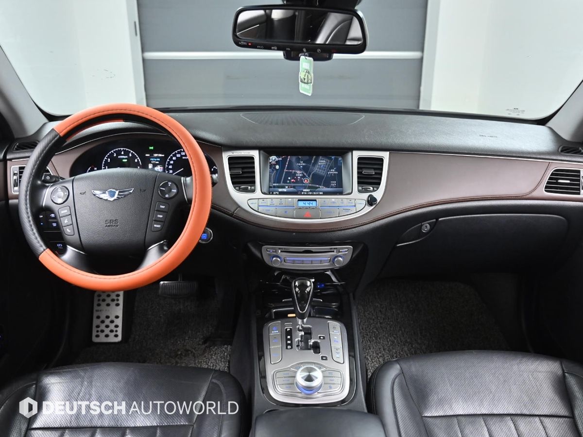 HYUNDAI GENESIS 2013