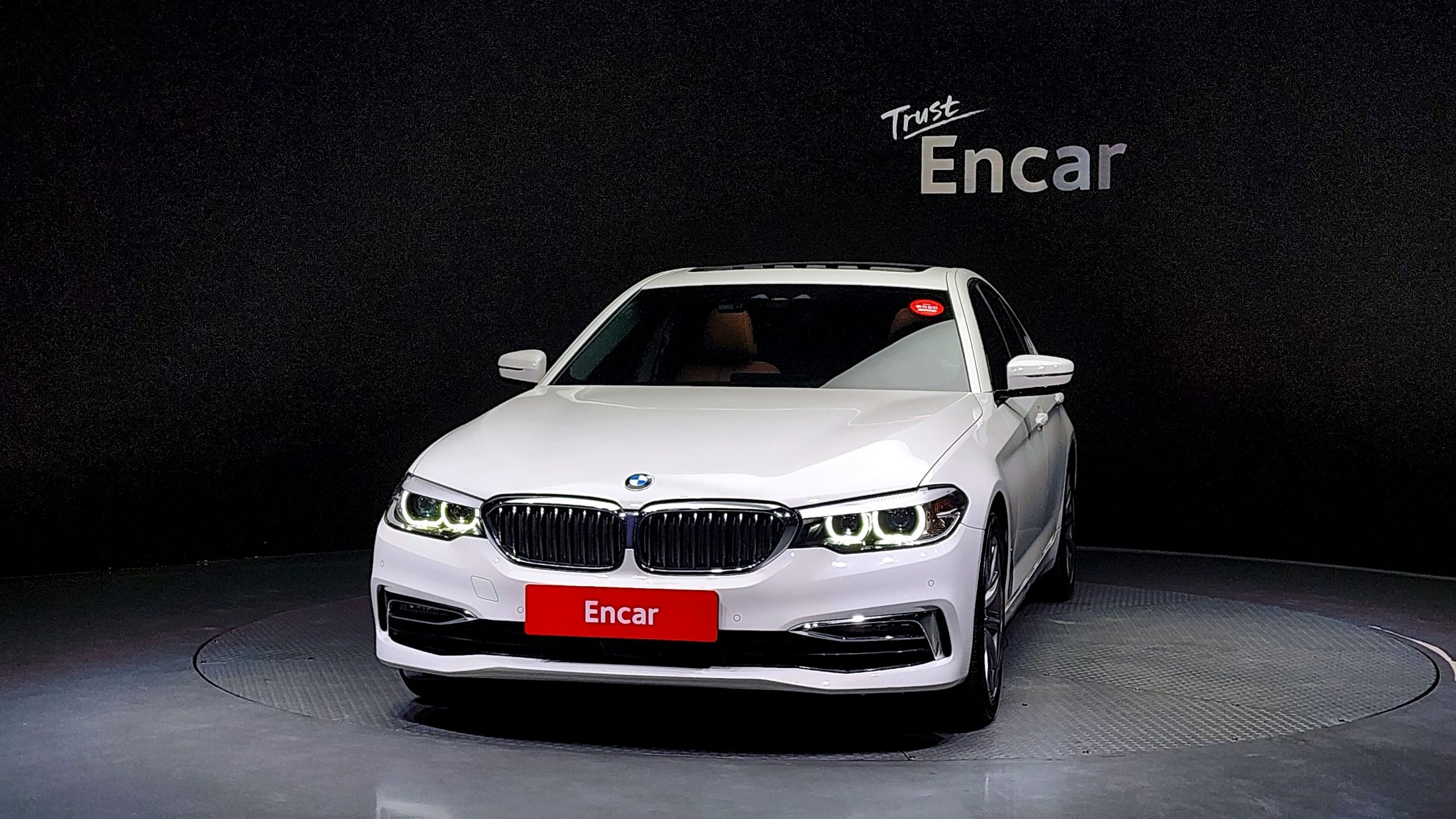 BMW 5-SERIES G30 2019