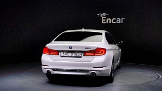 BMW 5-SERIES G30 2019