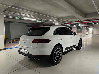 PORSCHE MACAN 2016