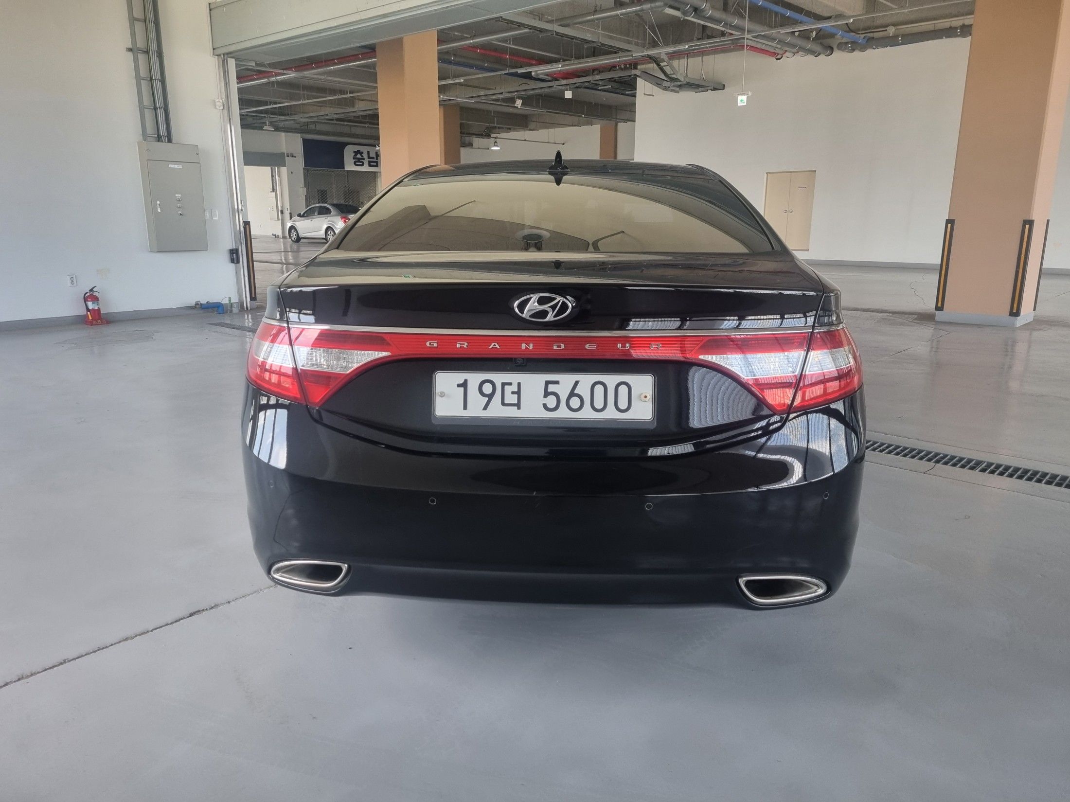 HYUNDAI GRANDEUR HG 2012