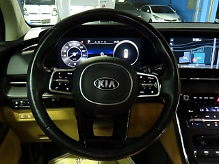 KIA CARNIVAL 4 GENERATION 9 Seater Signature 2021