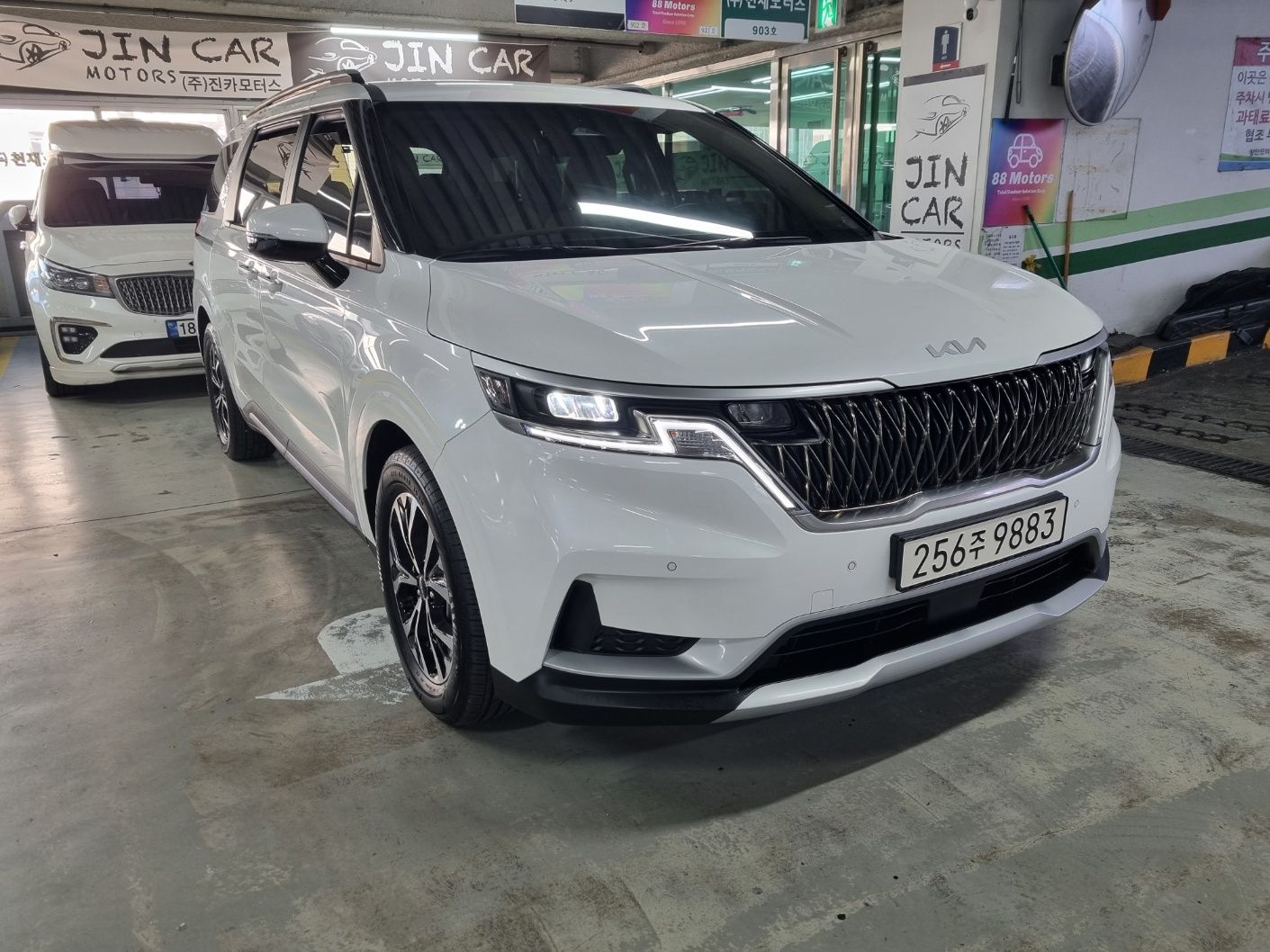 KIA CARNIVAL 2023