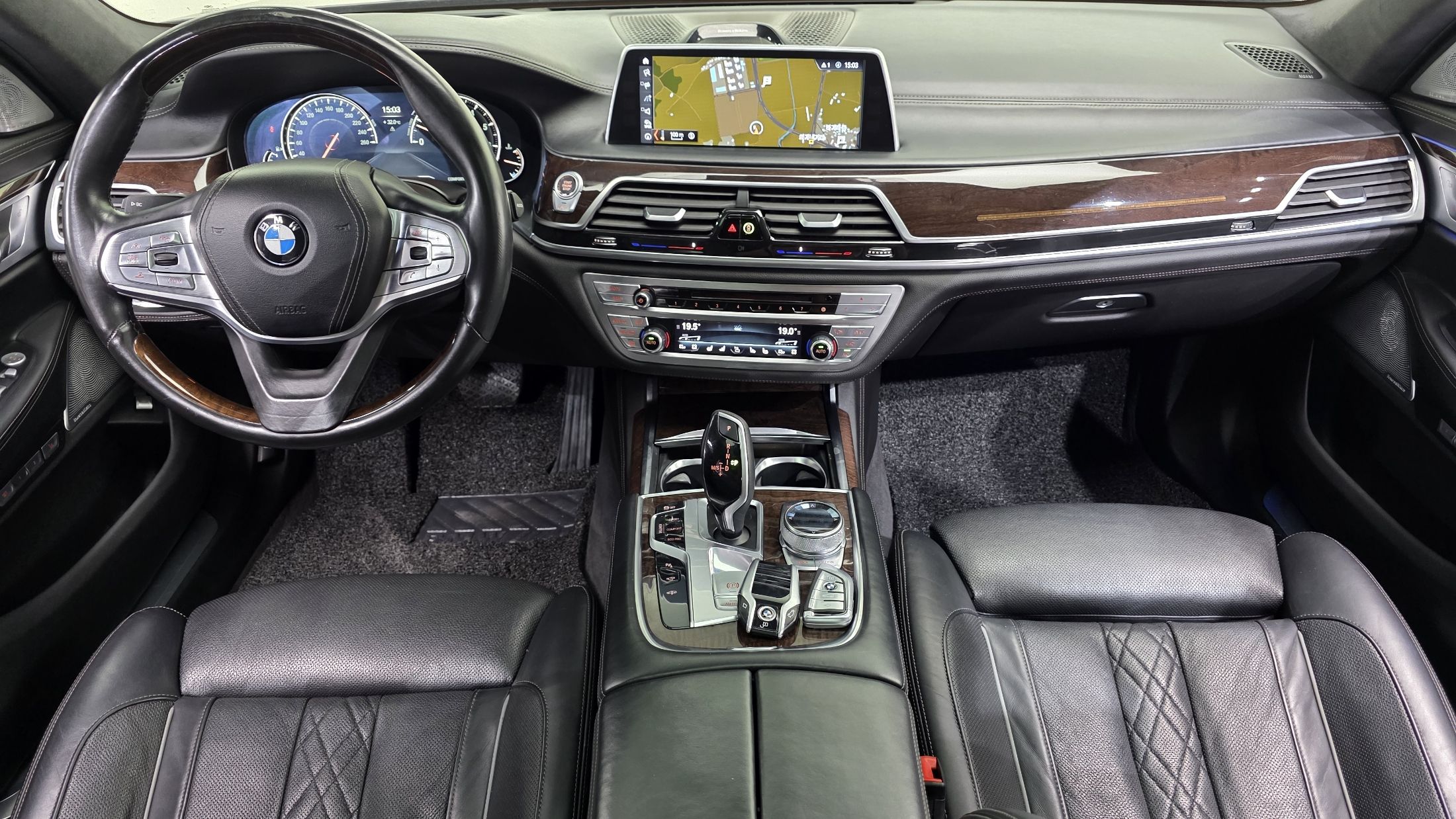BMW 7-SERIES G11 2016