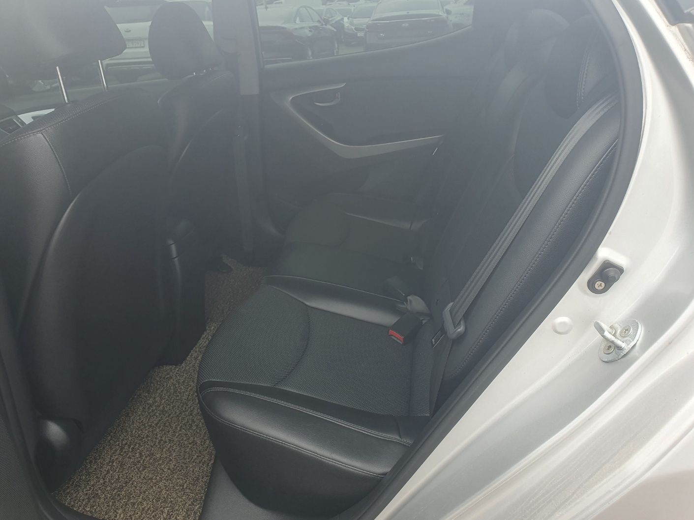 HYUNDAI AVANTE MD 2013