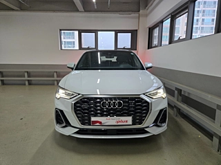 AUDI Q3 F3  2024