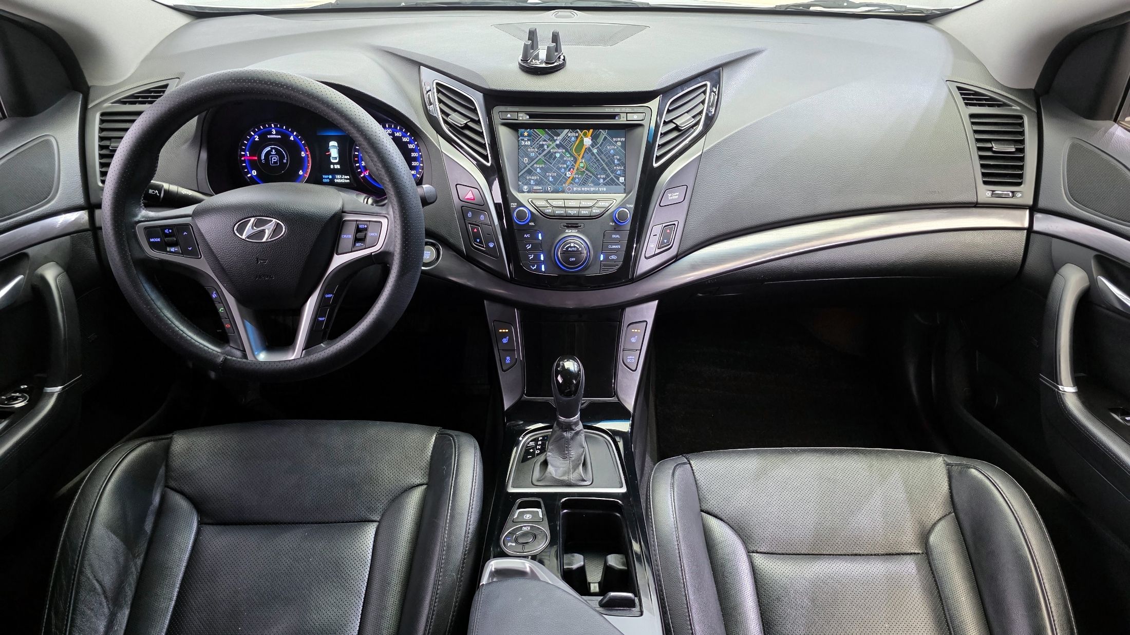 HYUNDAI I40 SALOON 2012