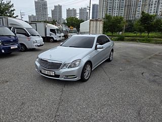 MERCEDES BENZ E-CLASS W212 2011
