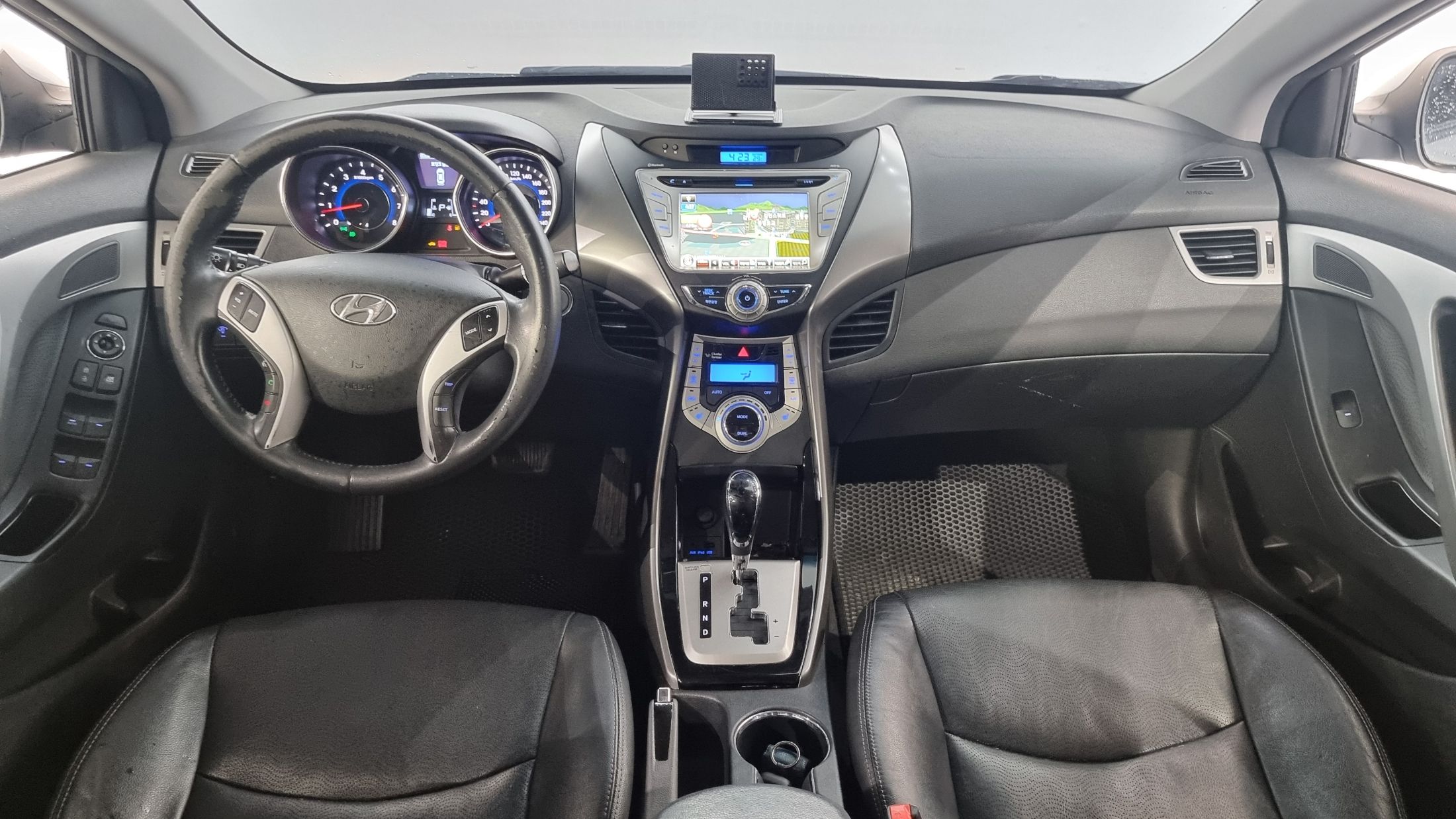 HYUNDAI AVANTE MD 2011