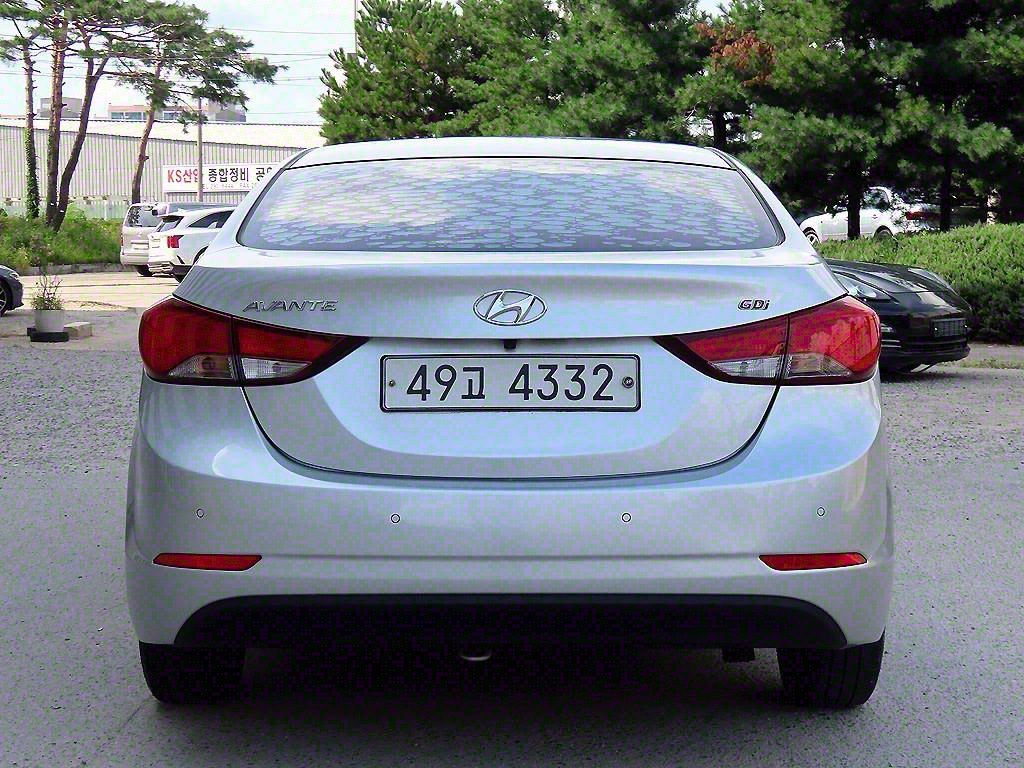 HYUNDAI AVANTE 2014