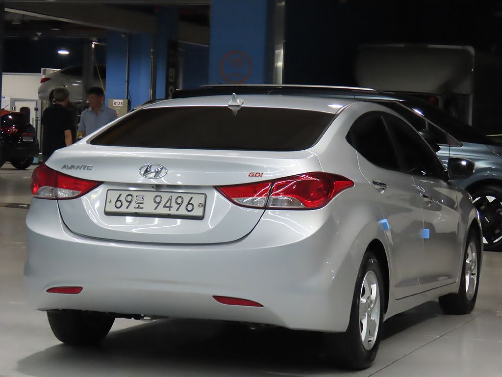 HYUNDAI AVANTE MD 2013