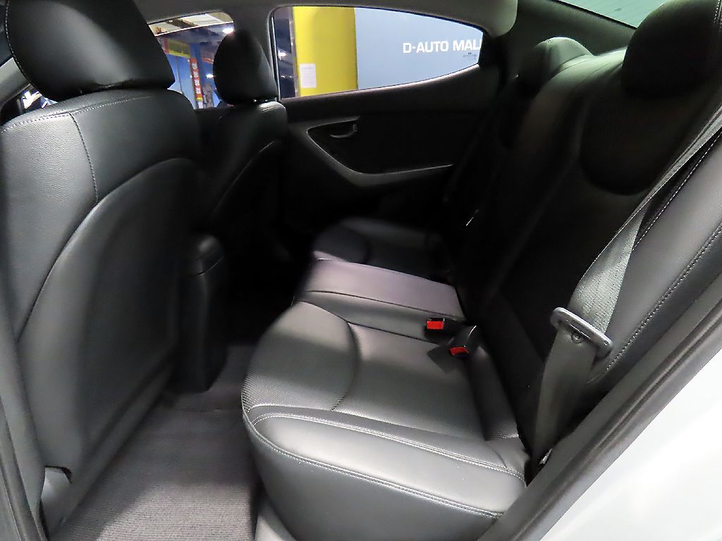 HYUNDAI AVANTE MD 2013