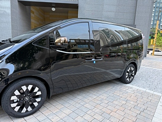 HYUNDAI STARIA 2025
