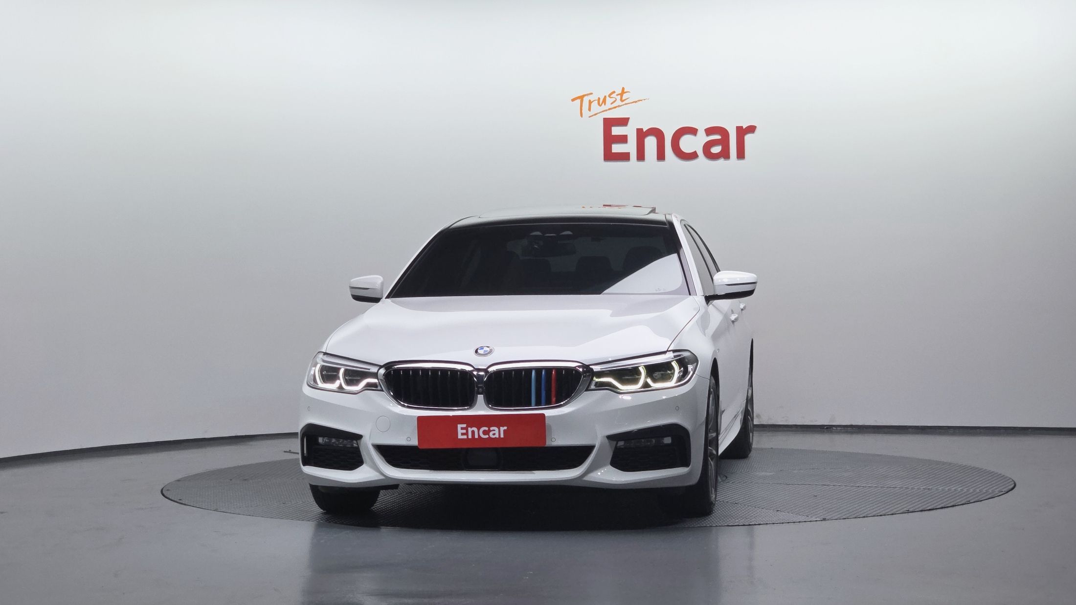 BMW 5-SERIES G30 2017