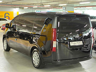 HYUNDAI STARIA 2023