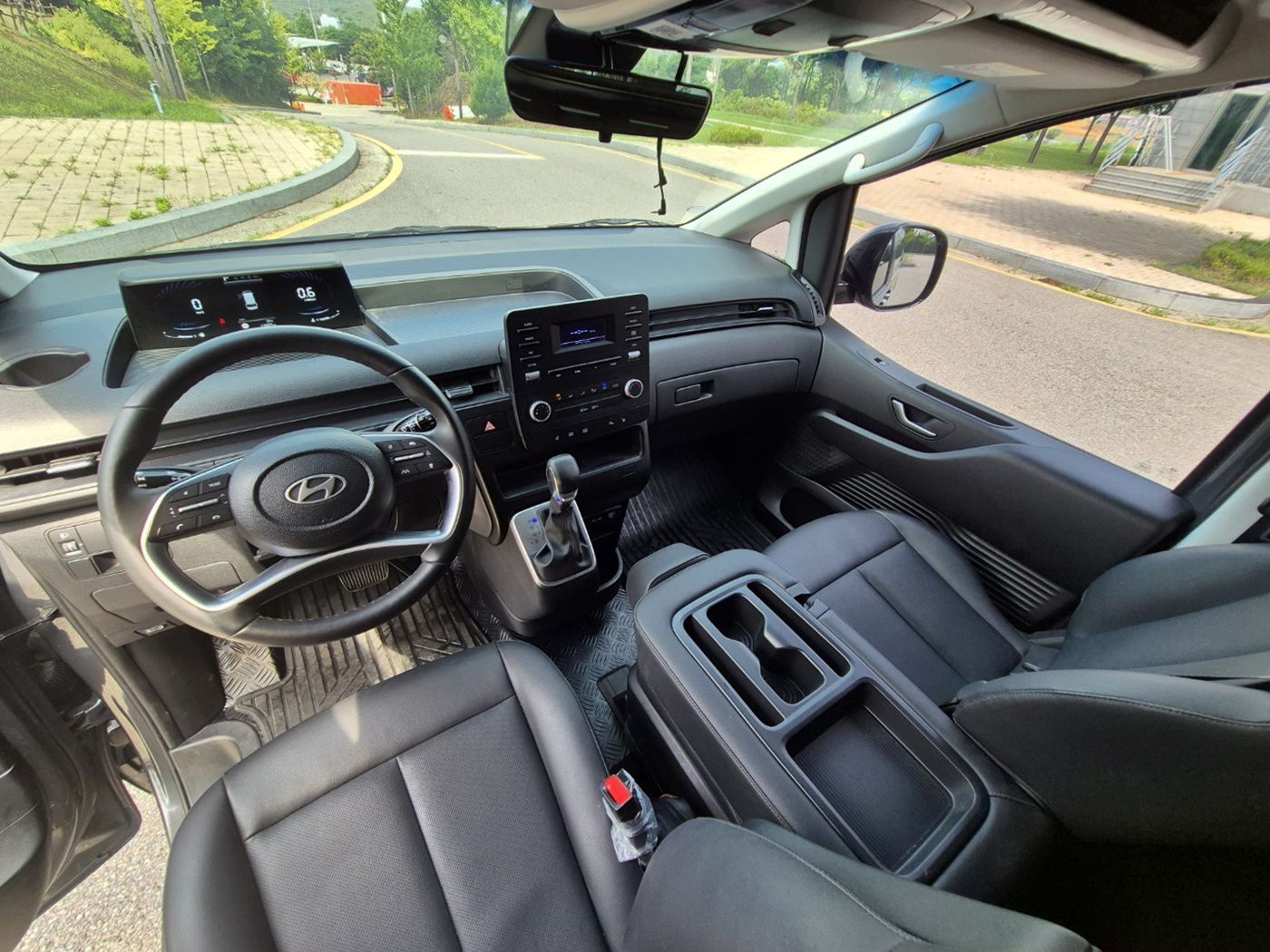 HYUNDAI STARIA 2024
