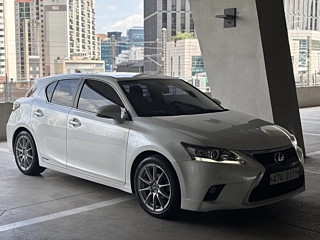 LEXUS CT200H 2016