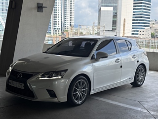 LEXUS CT200H 2016