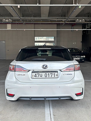 LEXUS CT200H 2016