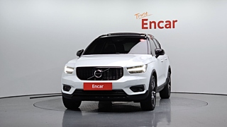VOLVO XC40 2019