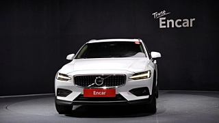 VOLVO V60 CROSS COUNTRY 2023